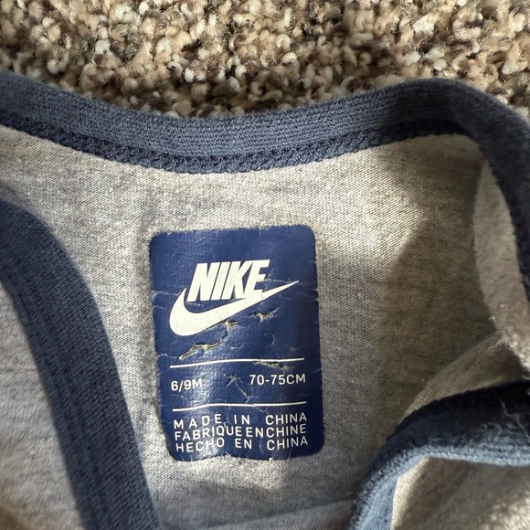 Nike Gray and Navy Baby Boy Bodysuit Size 6-9 Months - Picture 2 of 3